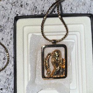 AVON VIRGO ZODIAC PENDANT NECKLACE